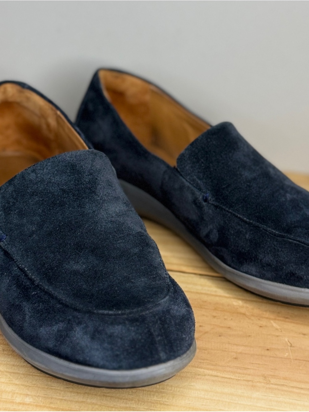 Samuel Hubbard Women’s Freedom First Suede Loafers 7.5 Midnight Blue Slip On
